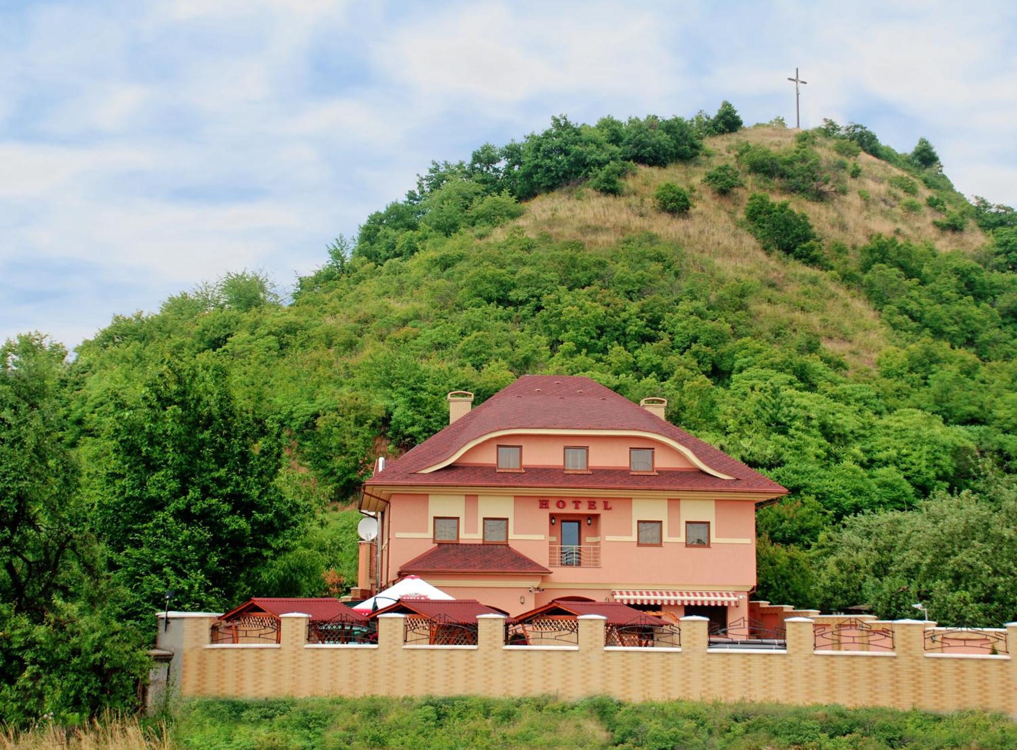 Magnat Otel Mukaçeve Dış mekan fotoğraf